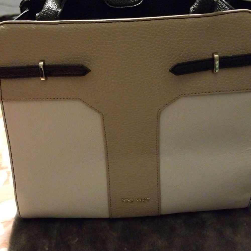Handbag - Picture 2 of 4